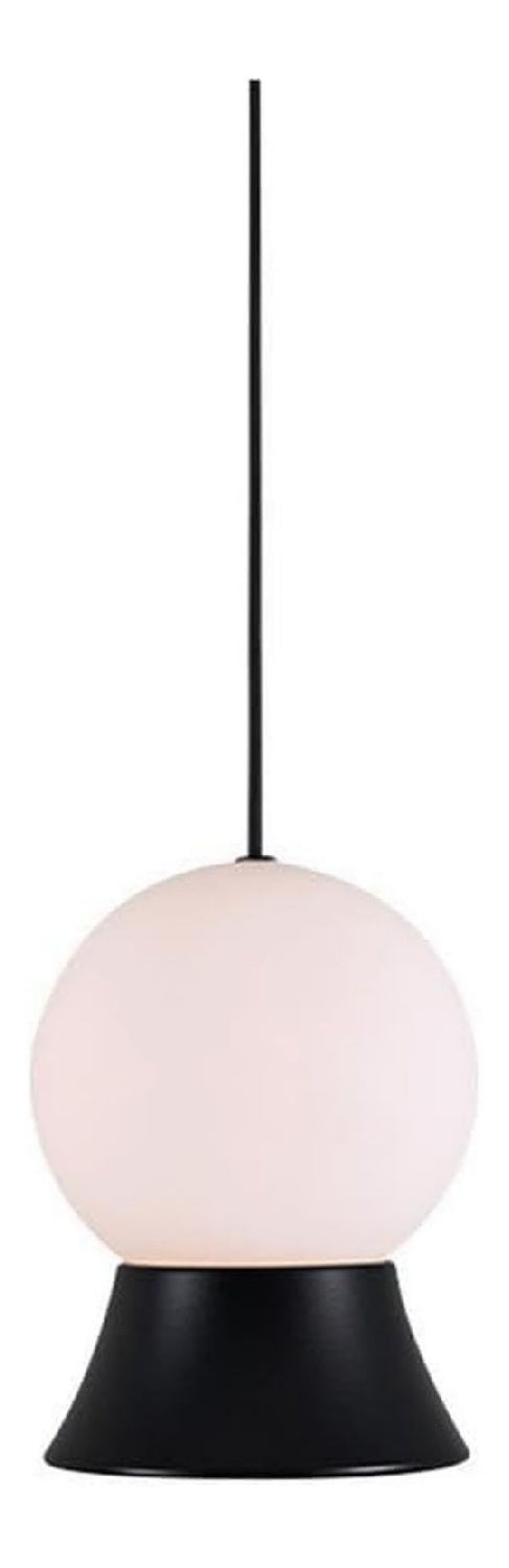 Suspension Argente et Transparent a presence elegante et lumiere agreable 3000K