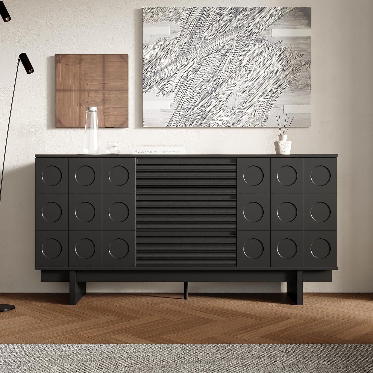 Buffet noir moderne avec deux portes, trois tiroirs et grand espace de rangement