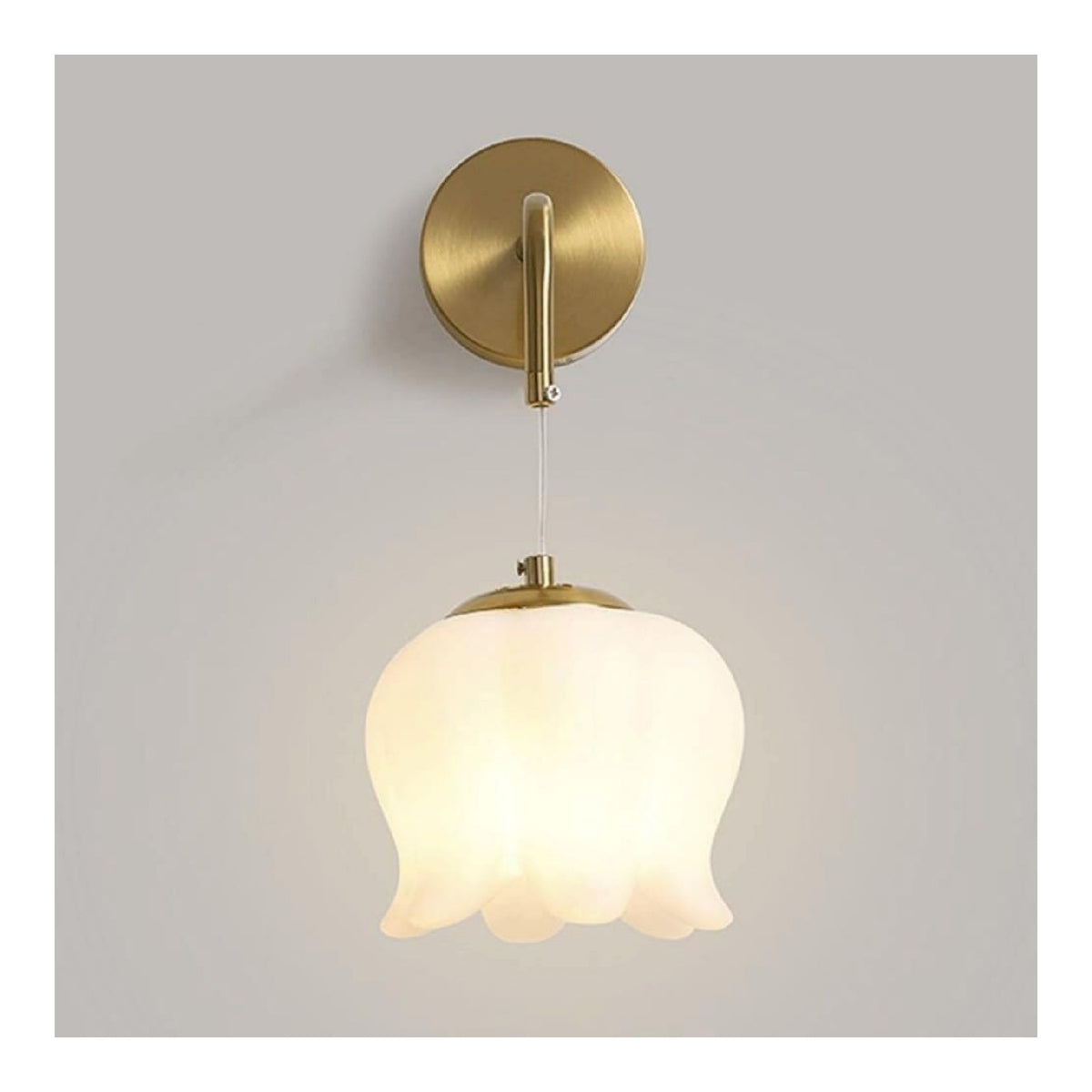 Applique murale Blanc et Ambre a presence elegante et lumiere agreable 40 W E27
