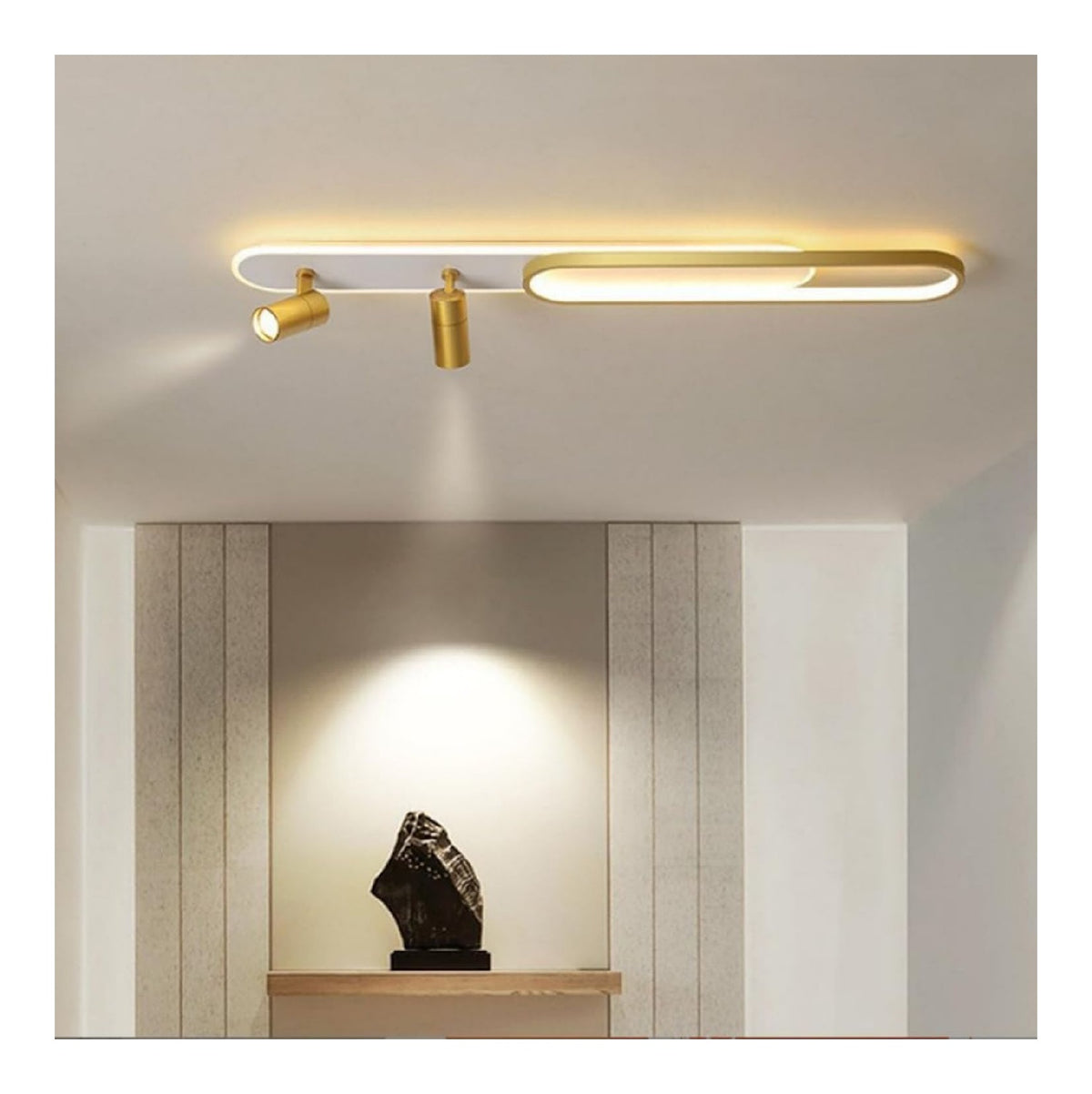 Solution lumineuse Blanc et Dore au dessin sobre en format spot de plafond 55W 3000K